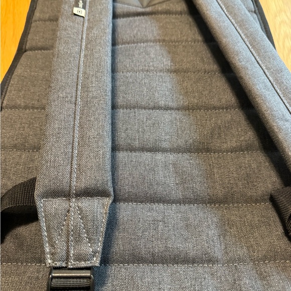 NWT OGIO Apex Crosshatch 17” Computer Rucksack - Picture 10 of 12